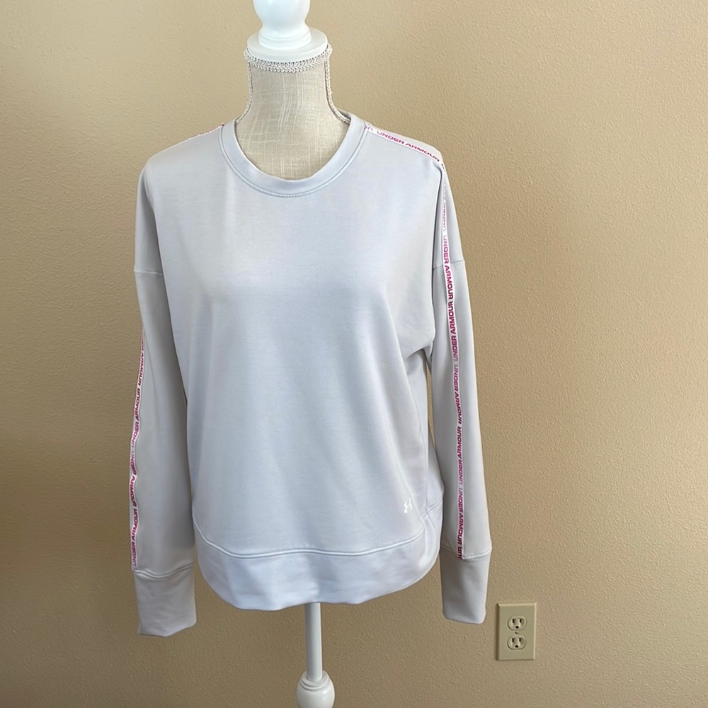 Under Armour Lightweight Pullover, Size M, Pale lilac